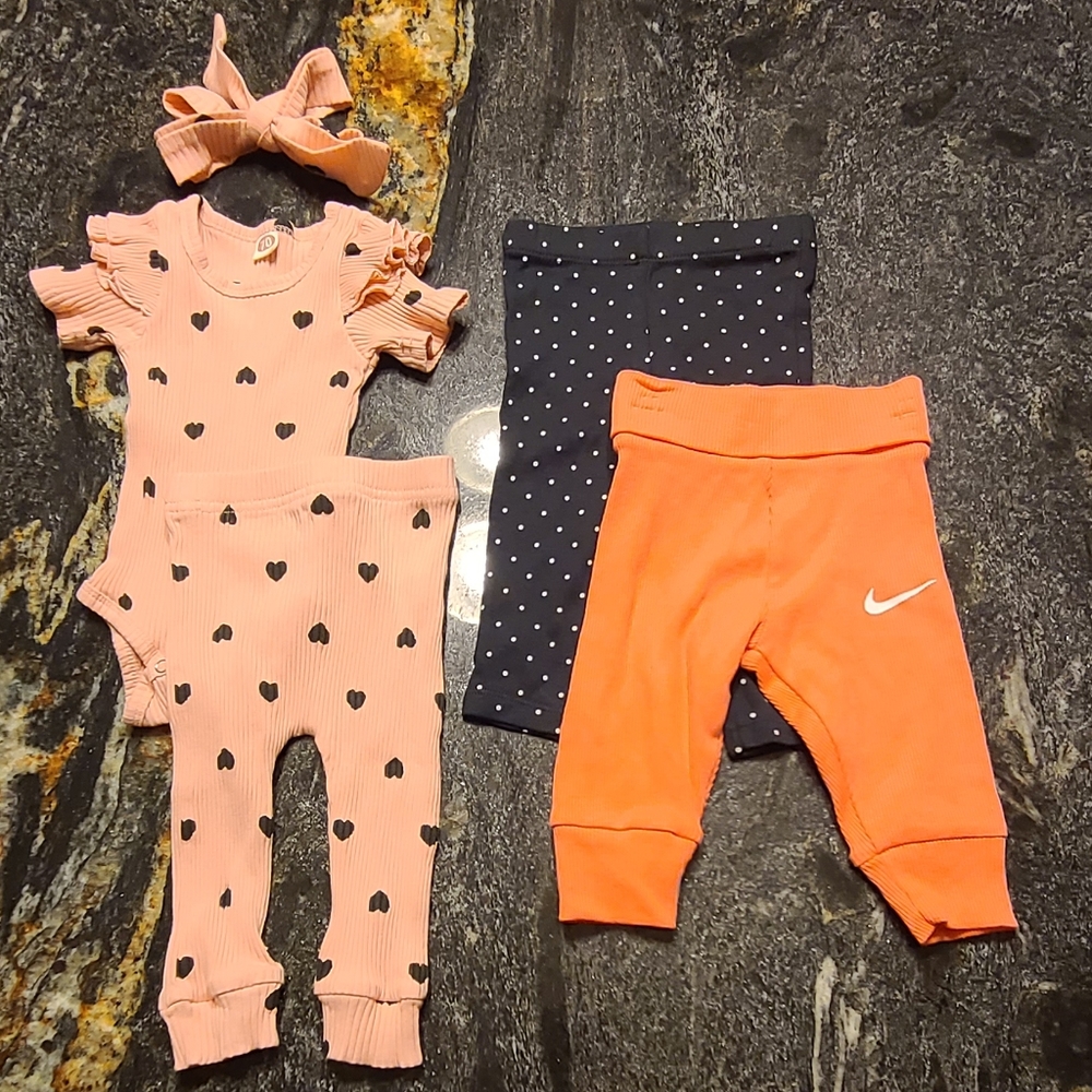 1 outfit and 2 pants